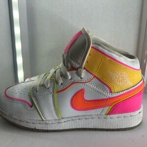Nike Jordan edge glow size 4y